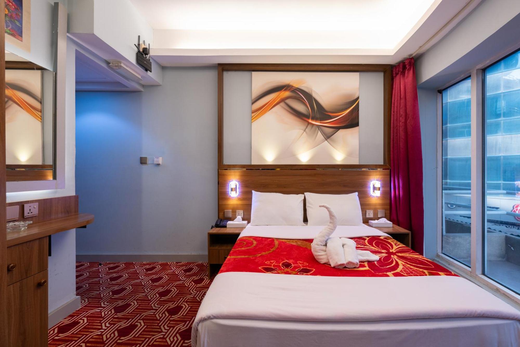 Tanha Hotel Dubai Exterior photo